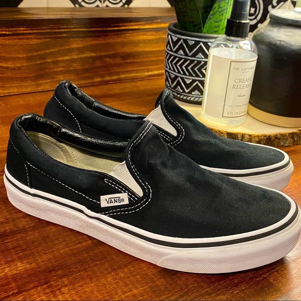 Vans slip-on shoes in Black and White Womens size 8